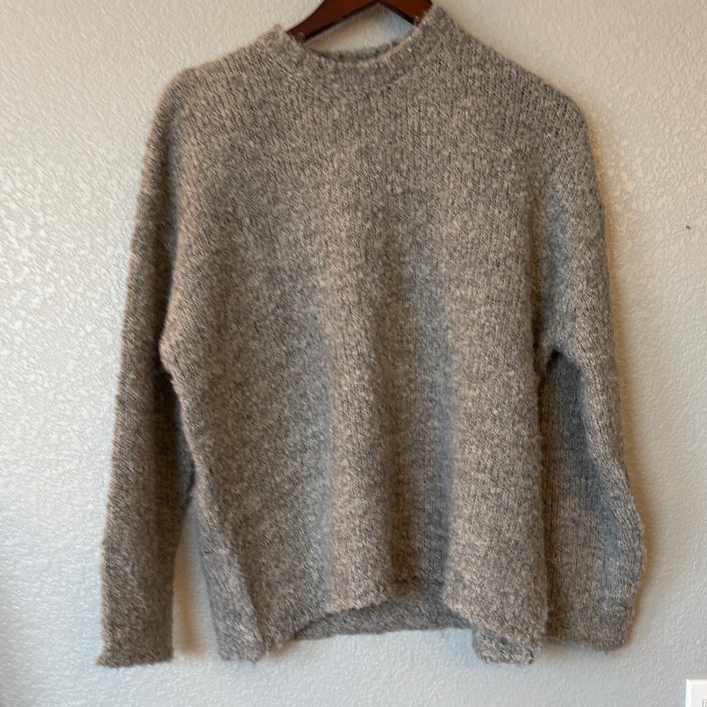 SET Active Cozy Gray Crew Neck Sweater